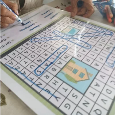 Sopa de letras resuelta en papel